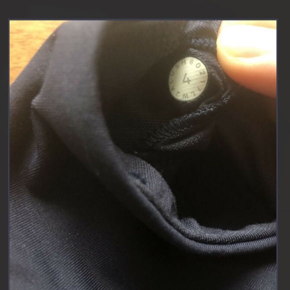 SOLD Lululemon Flow Y Nulu Bra - Picture 4 of 4
